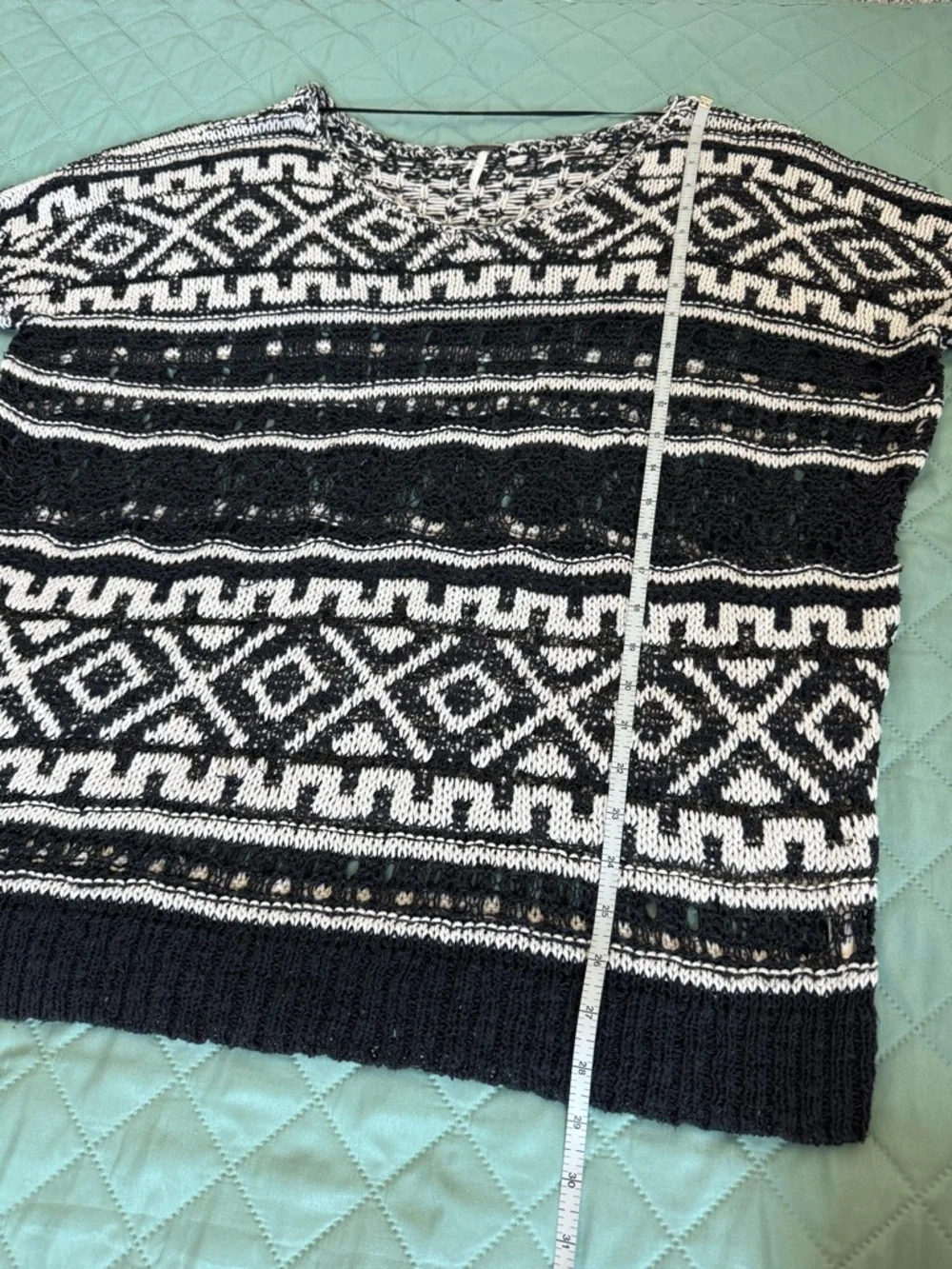 Free People Oversized Knit Sweater Black White Tribal Boho Relaxed Fit Pullover - Picture 6 of 8